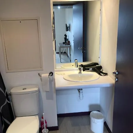 Appart Lourdes 100 M Gare - 4 Places Avec Balcon 10Mn Sanctuaire Exterior foto