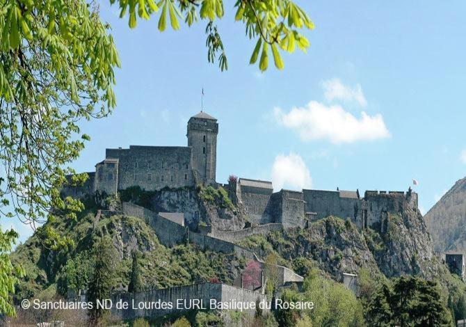 Apartment 100 M Gare - 4 Places Avec Balcon 10mn Sanctuaire *